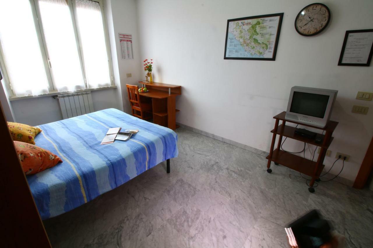 B&B Maria Grazia Рим Екстериор снимка